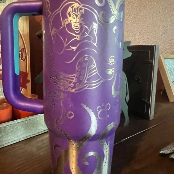 30oz STANLEY ENGRAVED URSULA THE SEA WITCH - Picture 5 of 7